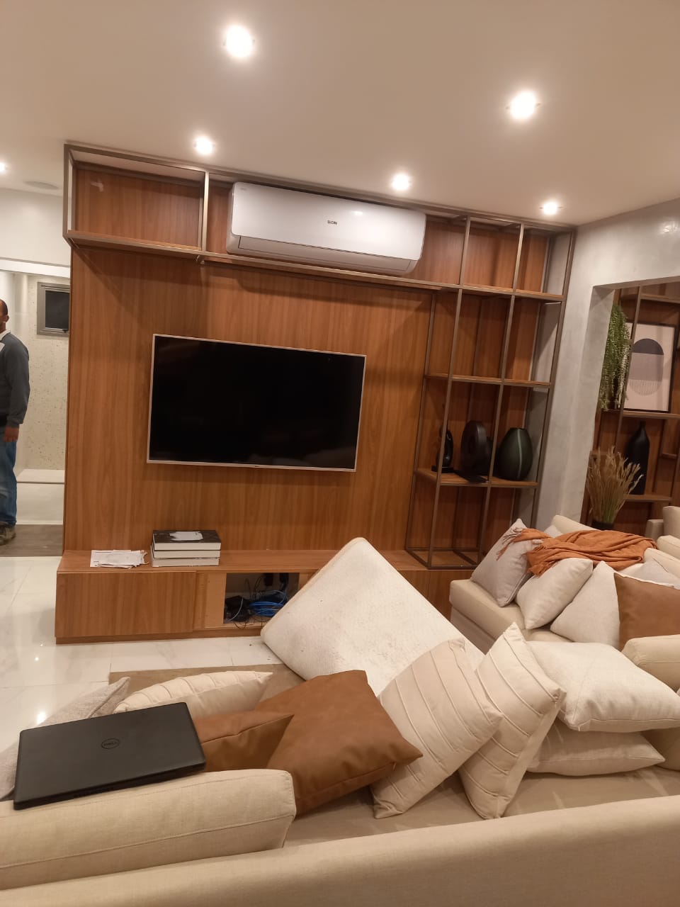 Sistema Piso Teto Comercial #16