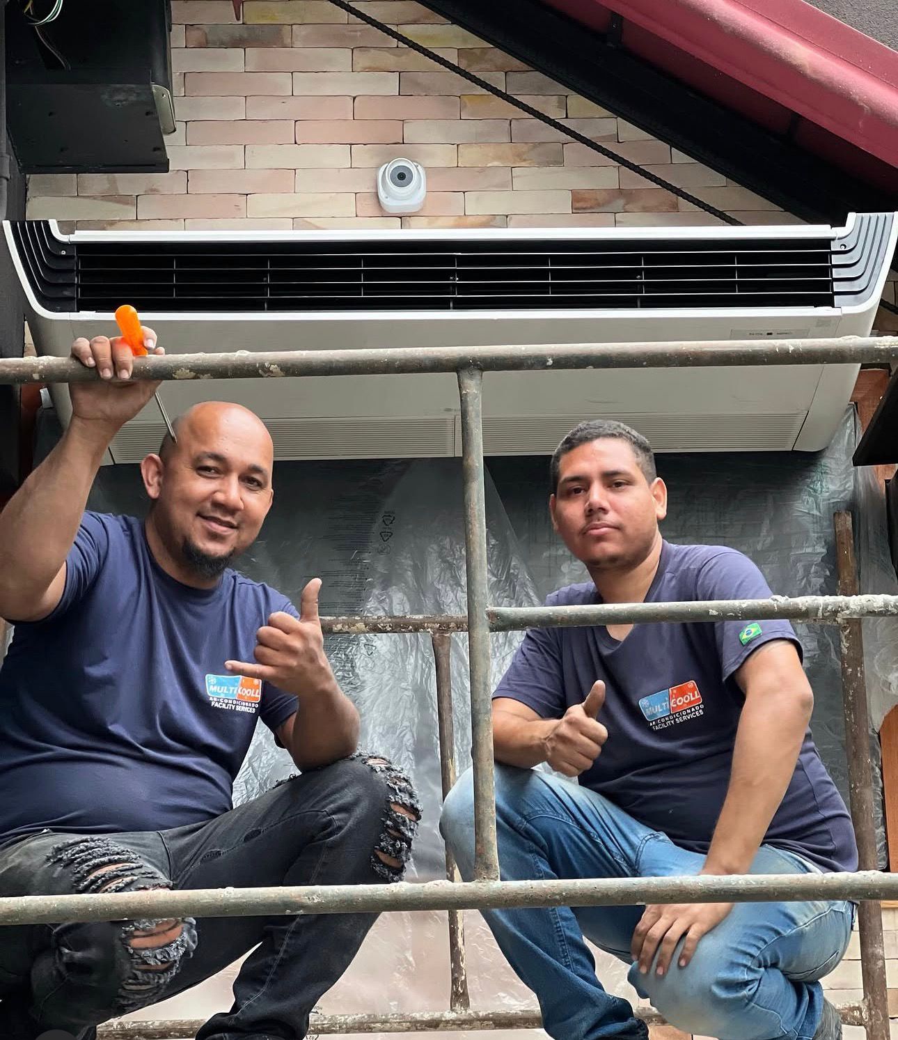 Especialistas MultiCooll Uniformizados
