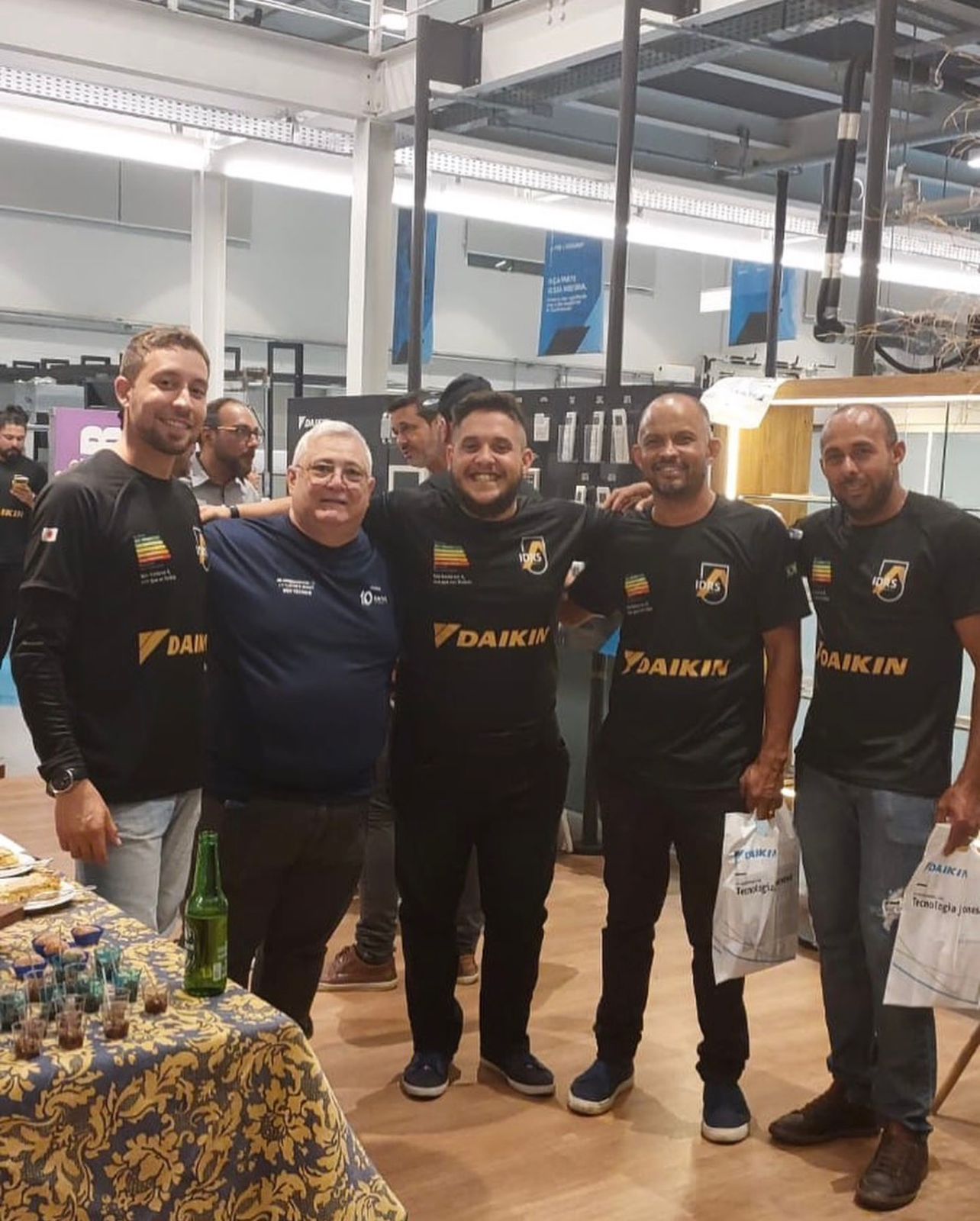 Técnicos MultiCooll no Andaime